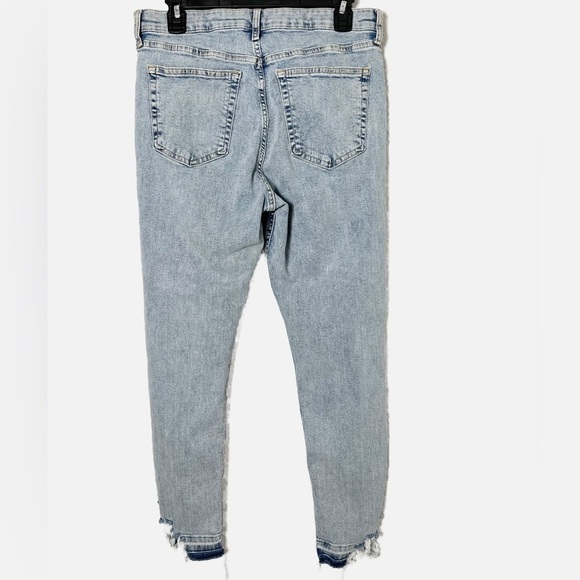 Topshop Jamie High Waisted Skinny Light Blue Fade Jean with Chew Hem - Picture 3 of 6